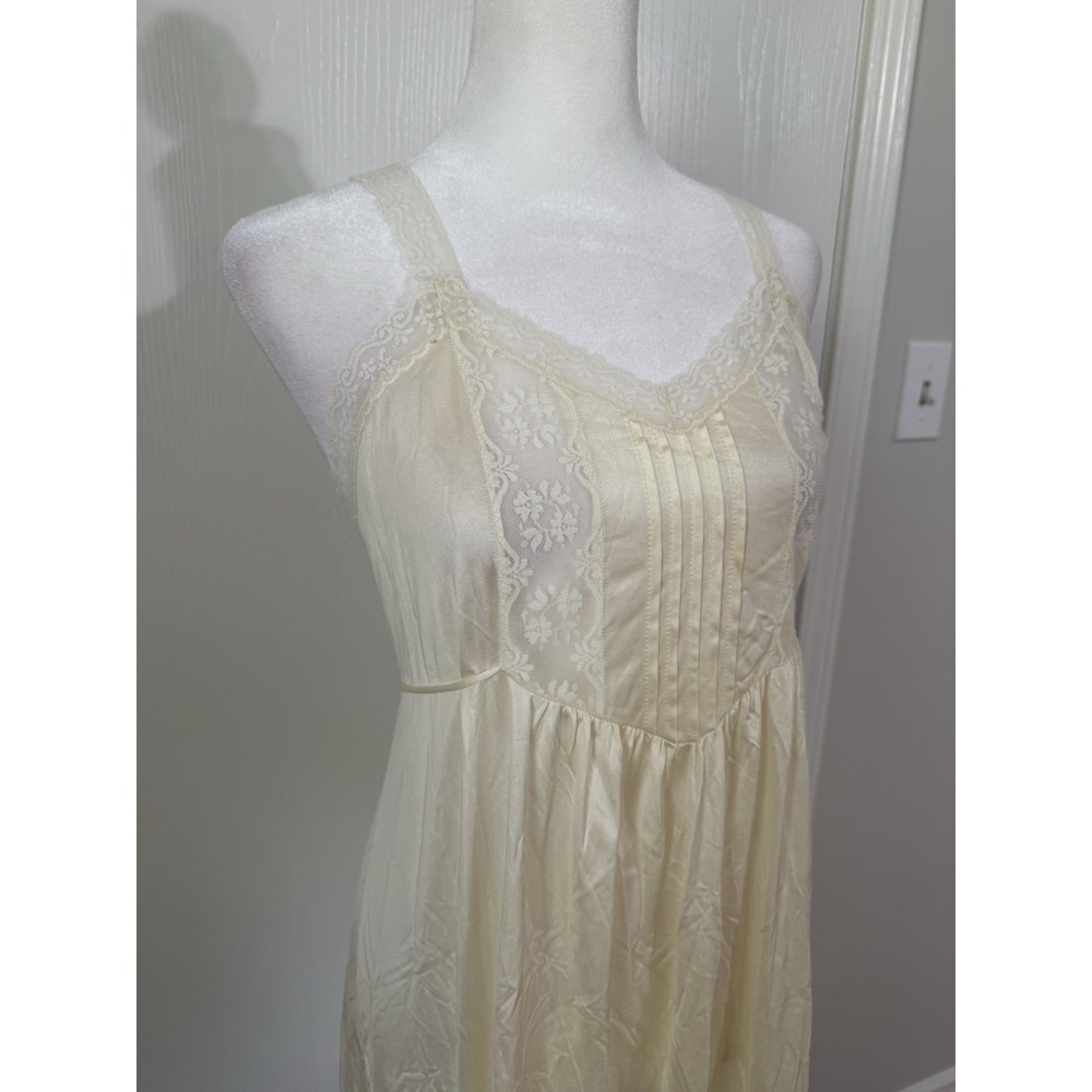 Nylon Lace Ivory Dress Slip Nightgown Vintage Silky Medium Cottagecore Whimsy